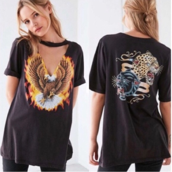 Urban Outfitters Truly Madly Deeply Los Angeles V Neck Tshirt Size-S - Picture 2 of 4